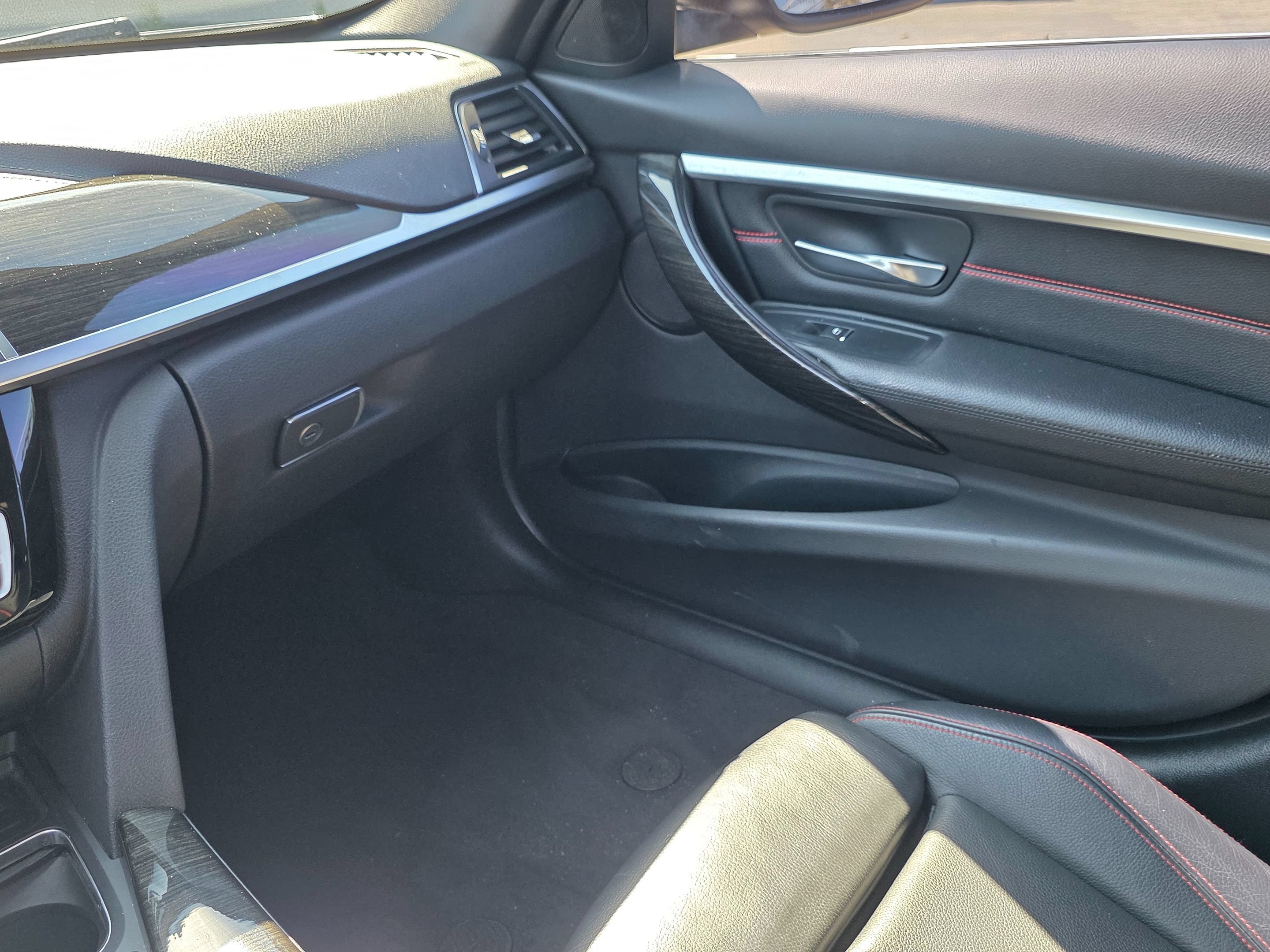 Used 2018 BMW 330i xDrive Sedan AWD/4WD image 36