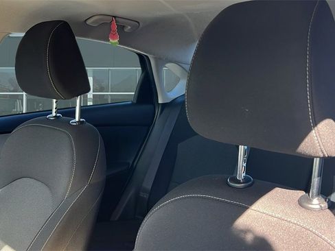 Used 2023 Kia Forte LXS w/ LXS Technology Package image 9