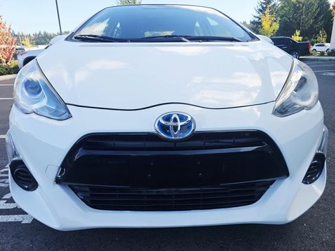 Used 2015 Toyota Prius C Two image 8