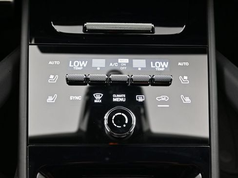 Certified 2026 Porsche Cayenne Turbo GT AWD/4WD image 17