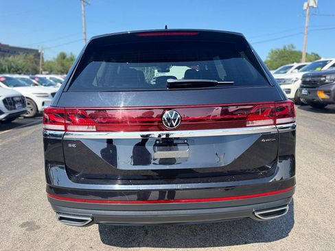 Used 2024 Volkswagen Atlas SE AWD/4WD image 7