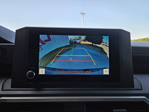 Used 2025 Toyota Tacoma SR AWD/4WD image 33