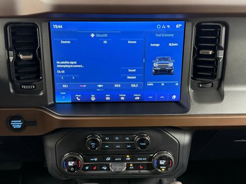 Used 2024 Ford Bronco Outer Banks image 23