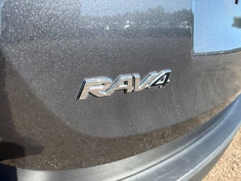 Used 2015 Toyota RAV4 LE FWD image 16