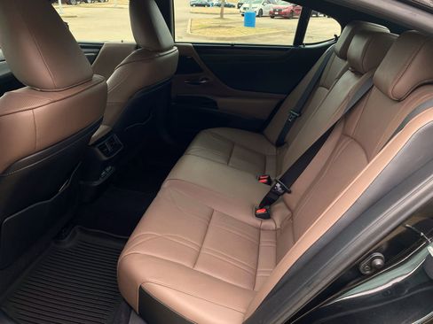 Used 2024 Lexus ES 350 Ultra Luxury w/ Accessory Package (Z2) image 25