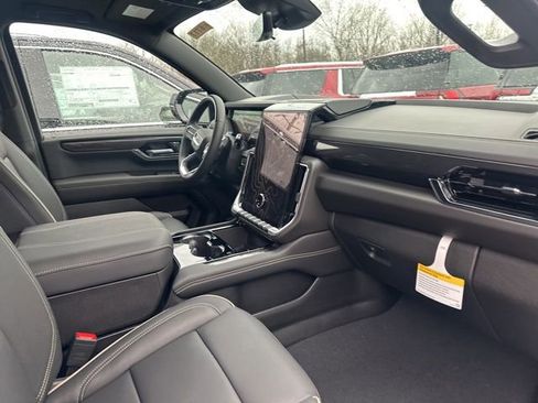 New 2026 GMC Yukon Elevation w/ Elevation Premium Package image 16