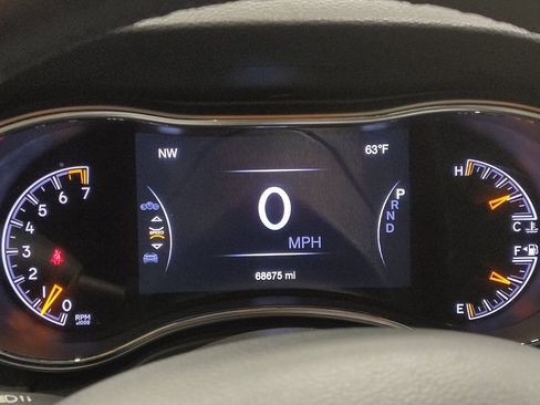 Used 2019 Jeep Grand Cherokee Limited image 23