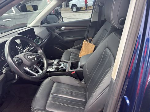 Used 2021 Audi Q5 2.0T Premium w/ Convenience Package AWD/4WD image 3