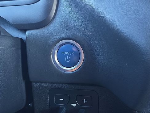 Used 2024 Toyota Sequoia image 32