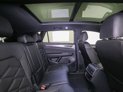 New 2026 Volkswagen Atlas Cross Sport SE AWD/4WD image 18