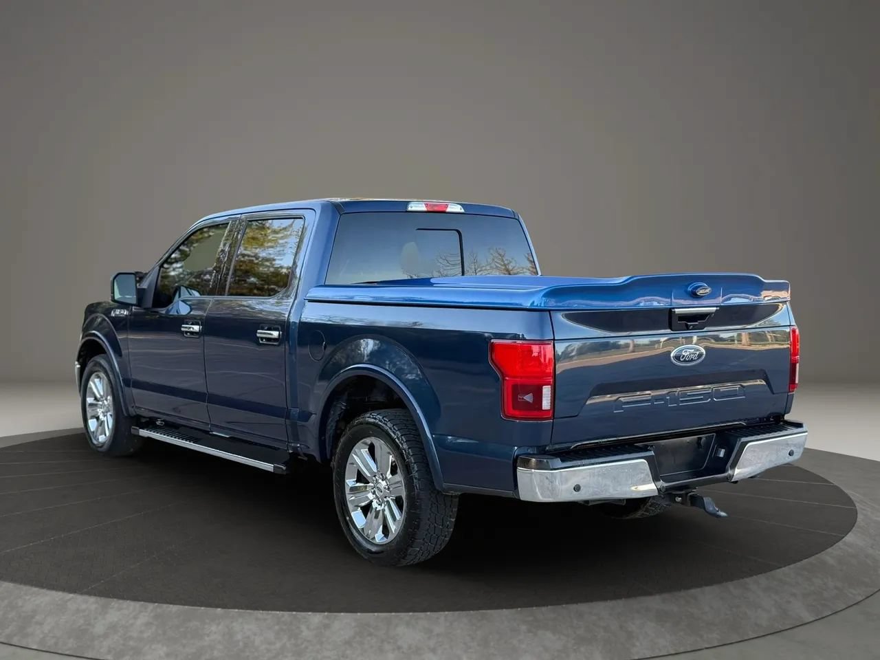 Used 2018 Ford F150 Lariat RWD image 4
