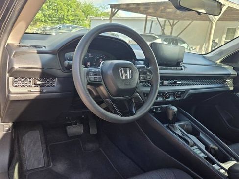 Used 2025 Honda Accord SE image 15