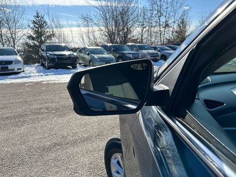 Used 2018 Chevrolet Equinox LT image 13