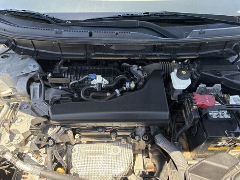 Used 2018 Nissan Rogue SV AWD/4WD image 24