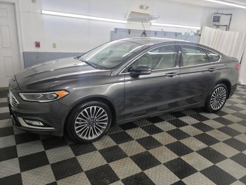 Used 2018 Ford Fusion Titanium AWD/4WD image 2