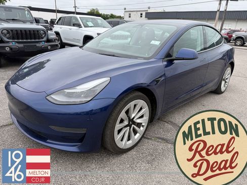 Used 2022 Tesla Model 3 RWD image 1