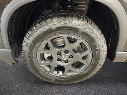 New 2025 Honda Pilot TrailSport image 13