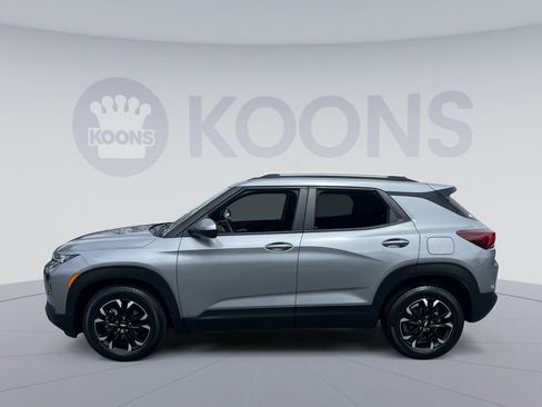 Used 2023 Chevrolet TrailBlazer LT image 2