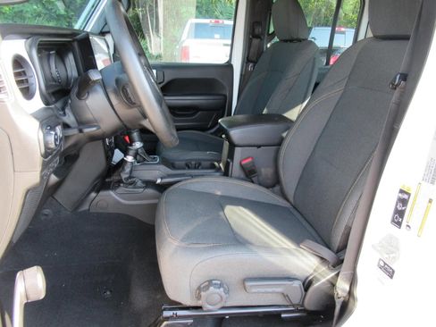 Certified 2024 Jeep Gladiator Sport AWD/4WD image 19