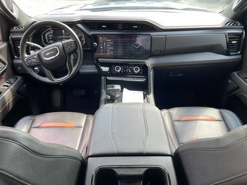 Certified 2025 GMC Sierra 1500 AT4 w/ Technology Package AWD/4WD image 21