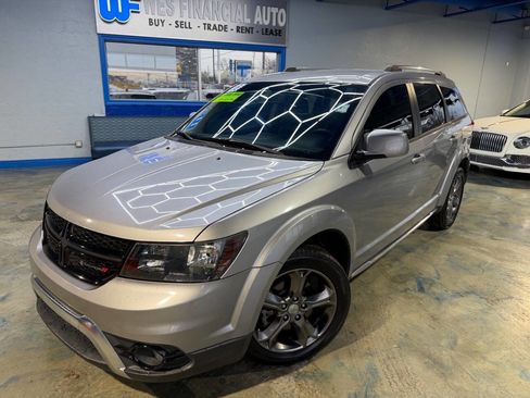 Used 2015 Dodge Journey Crossroad w/ Flexible Seating Group image 2