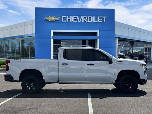 Certified 2023 Chevrolet Silverado 1500 LT Trail Boss w/ LPO, Dark Essentials Package AWD/4WD image 5