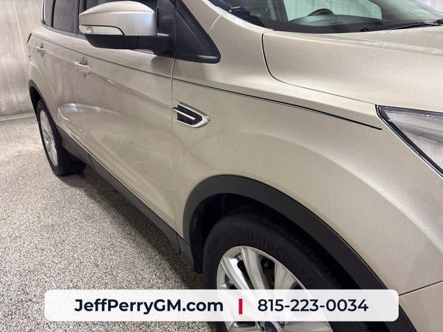 Used 2017 Ford Escape Titanium FWD image 8
