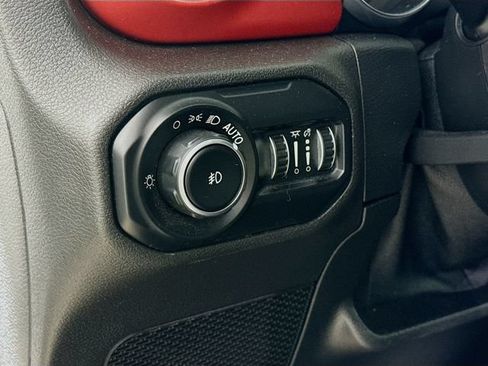 Used 2021 Jeep Wrangler Unlimited Rubicon AWD/4WD image 10