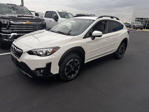 Used 2023 Subaru Crosstrek 2.0i Premium image 5