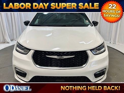 Used 2025 Chrysler Pacifica Select FWD image 25
