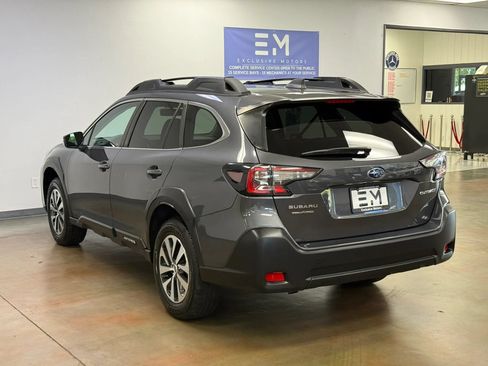 Used 2023 Subaru Outback Premium AWD/4WD image 7