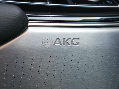 Certified 2025 Cadillac Lyriq Luxury image 25