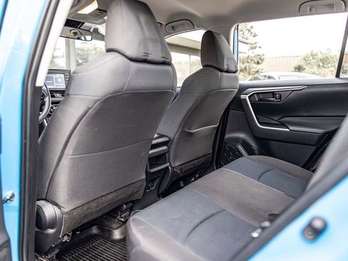 Used 2019 Toyota RAV4 LE w/ All Weather Liner Package AWD/4WD image 31