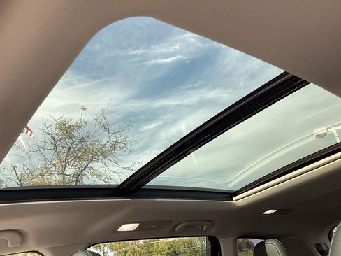 Used 2025 Subaru Ascent Touring image 4