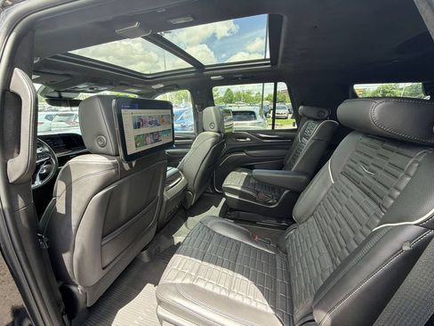 Used 2023 Cadillac Escalade V AWD/4WD image 22