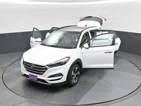 Used 2018 Hyundai Tucson Limited w/ Ultimate Package 02 FWD image 37
