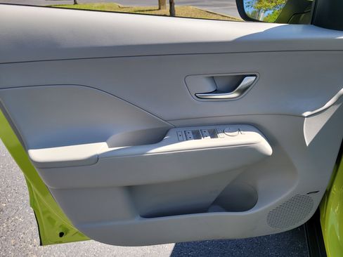 Used 2024 Hyundai Kona Limited image 18