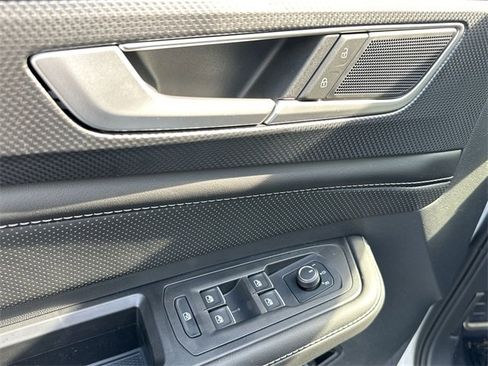 New 2024 Volkswagen Atlas Cross Sport SEL R-Line image 12