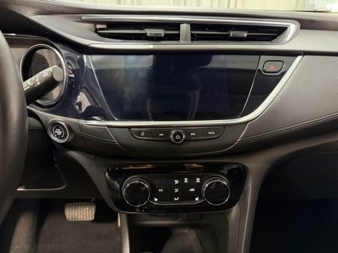Used 2020 Buick Encore GX Preferred w/ Cold Weather Comfort Package AWD/4WD image 13