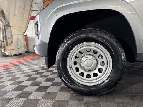 Used 2023 Chevrolet Colorado W/T image 7