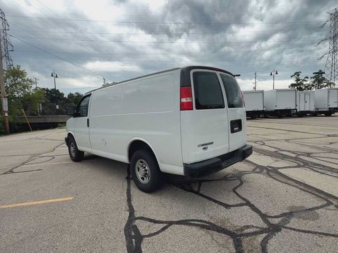 Used 2019 Chevrolet Express 2500 w/ Driver Convenience Package RWD image 6