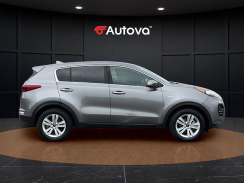 Used 2017 Kia Sportage LX AWD/4WD image 6