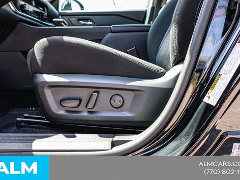 Used 2025 Nissan Rogue SV image 20