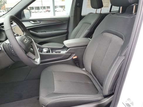 New 2025 Jeep Grand Cherokee Laredo w/ Luxury Tech Group I AWD/4WD image 25