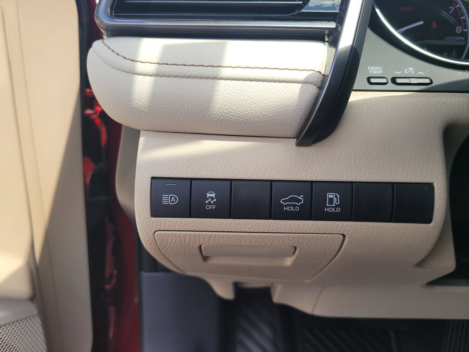 Used 2020 Toyota Camry XLE FWD image 17