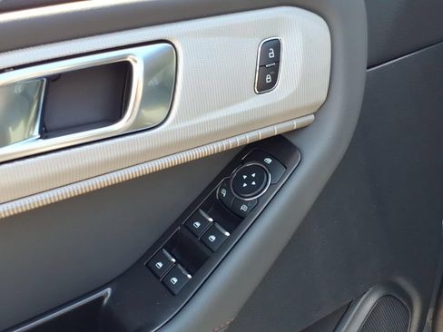 New 2026 Ford Explorer Active AWD/4WD image 17