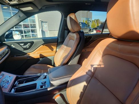 Used 2023 Lincoln Aviator Reserve w/ Equipment Group 201A image 23