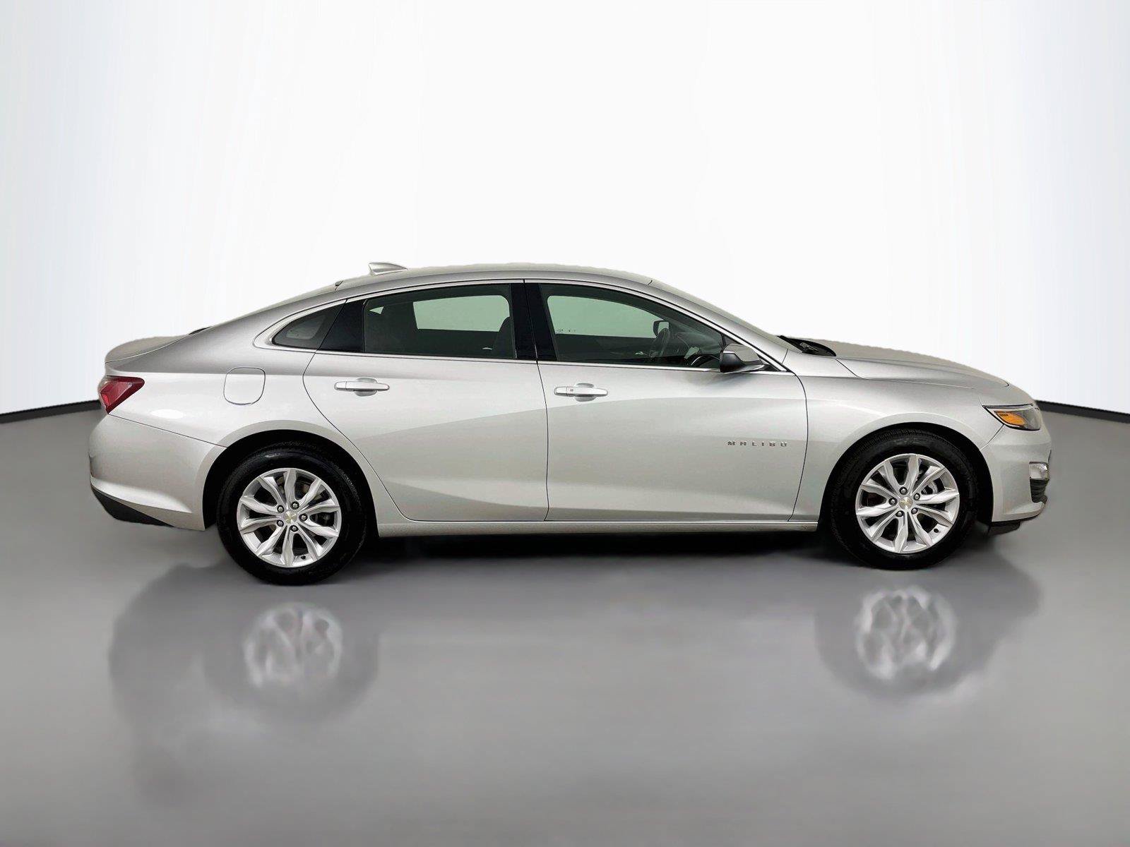 Used 2020 Chevrolet Malibu LT FWD image 17