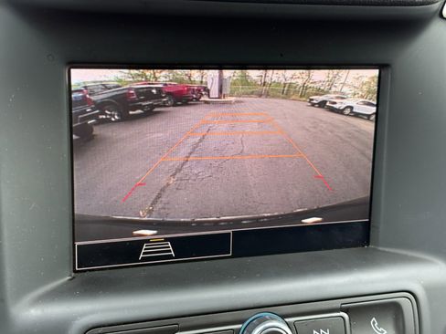 Used 2024 GMC Terrain SLE image 33