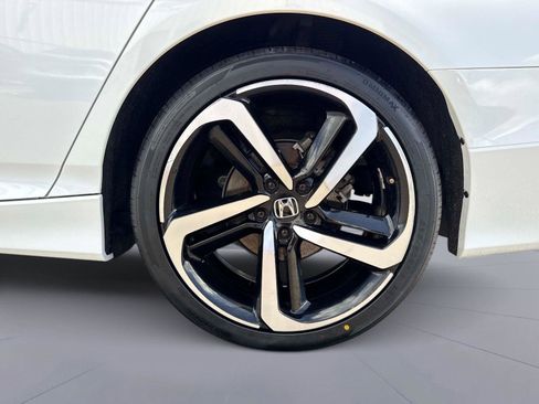 Certified 2018 Honda Accord Sport image 11